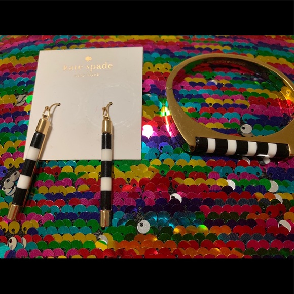 Jewelry Set - Picture 1 of 1